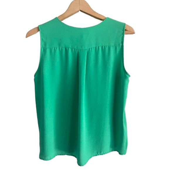 Violet & Claire‎ Kelly Green Lane Up Sleeveless Blouse Sz S - Picture 2 of 7